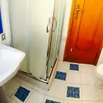 Bed and Breakfast Colombo 3*