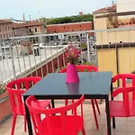 Bed & Breakfast Colombo 3*