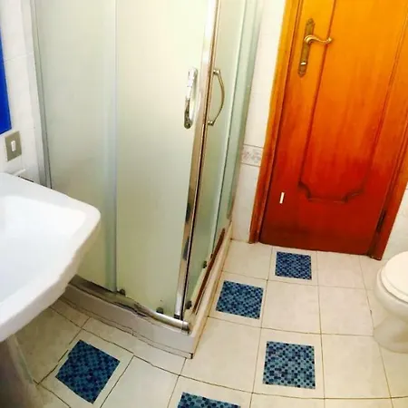 Bed & Breakfast Colombo 3*
